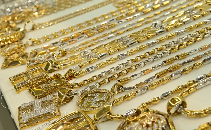 Giá vàng ngày 13/10: Vẫn nổi sóng