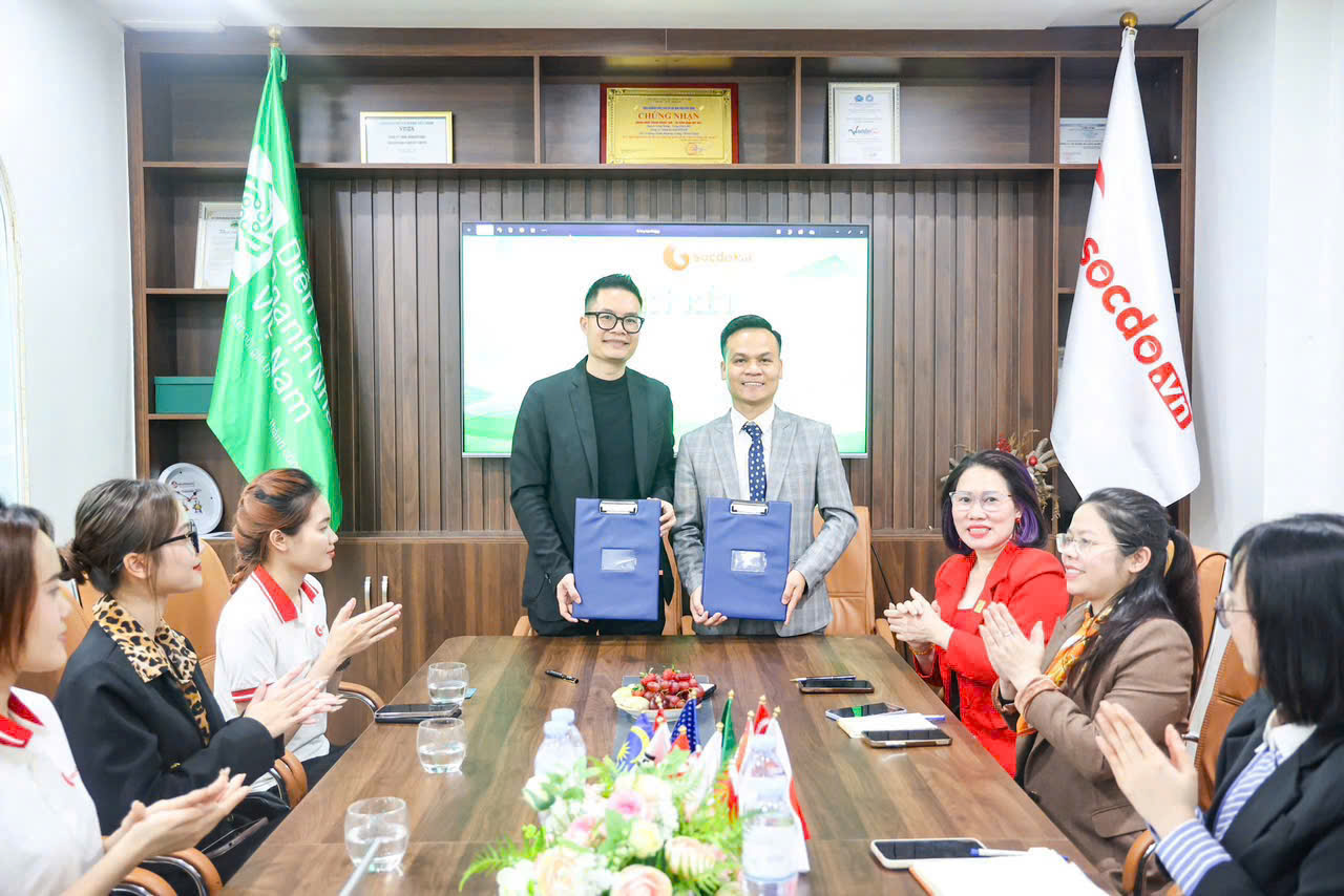 Sóc Đỏ ký kết hợp tác cùng VEF